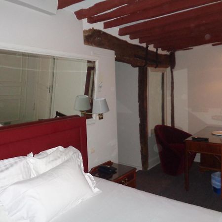 Hotel Les Degres De Notre Dame Parijs Buitenkant foto