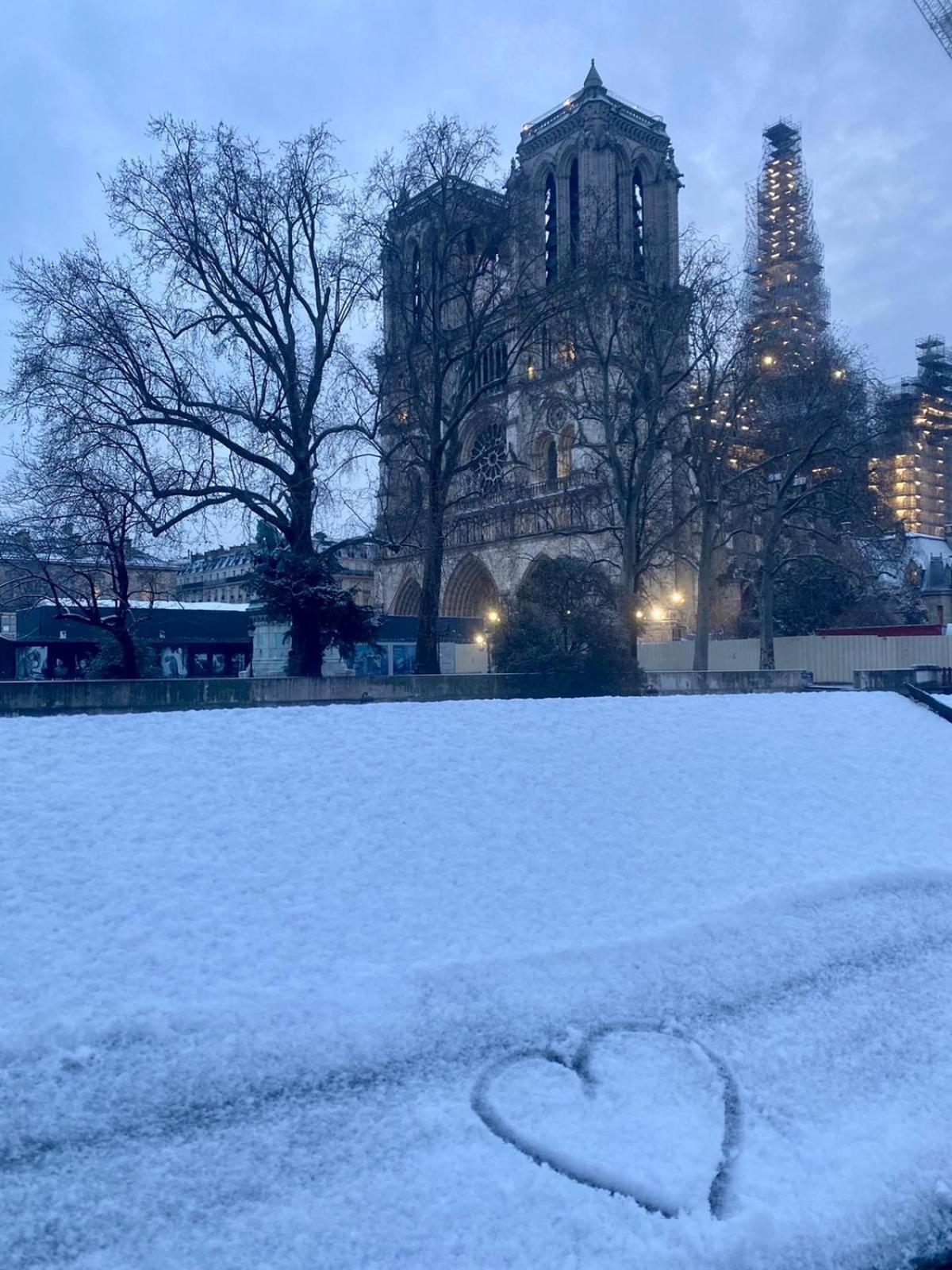 Hotel Les Degres De Notre Dame Parijs Buitenkant foto